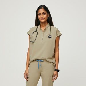 Figs Scrub SET in Sandstone XS